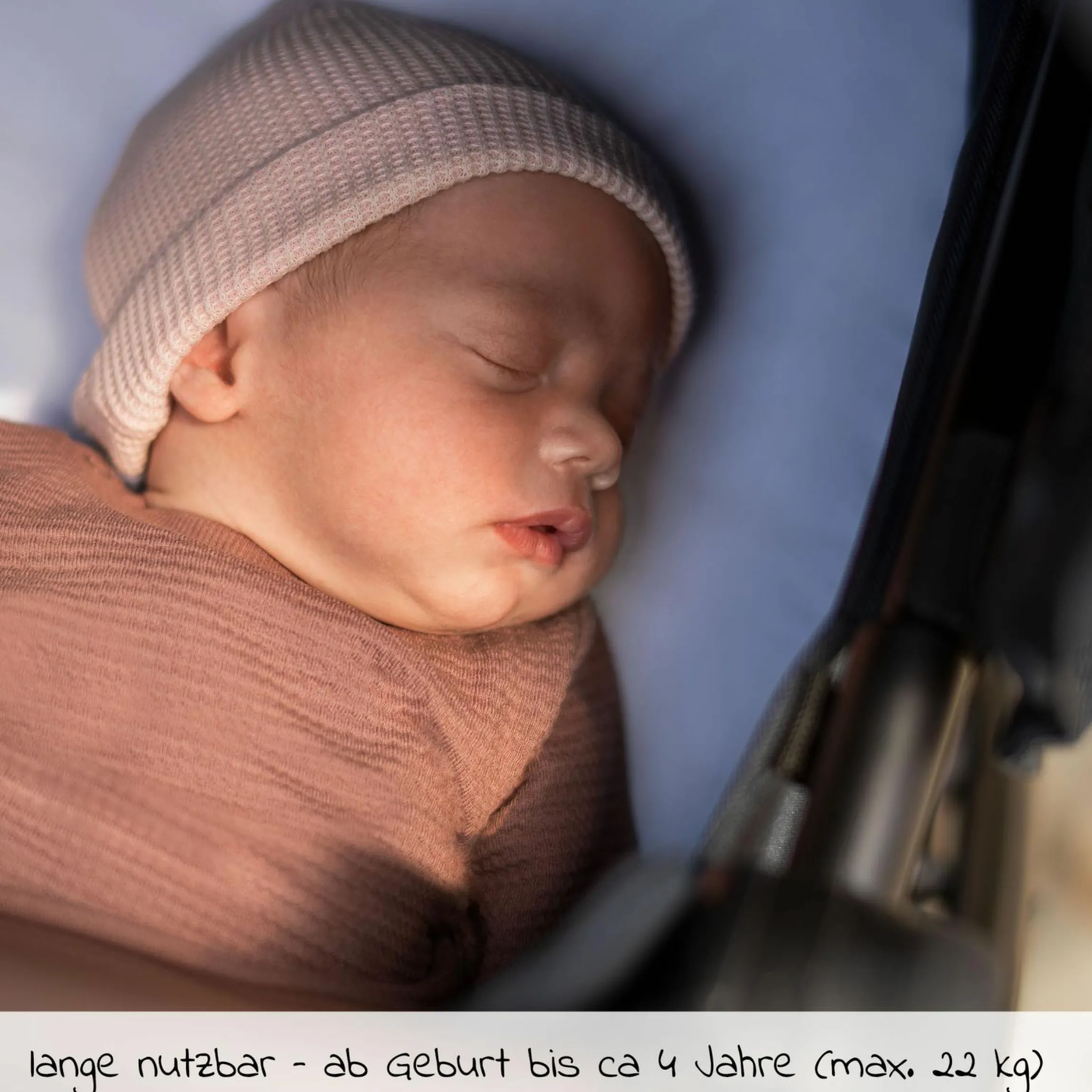 2 -in- 1 Kombi-Kinderwagen Zelia³ wendbarer Sitz & Wanne in einem, verstellbarer Schieber, 22 kg - Essential Black - Kollektion 2025