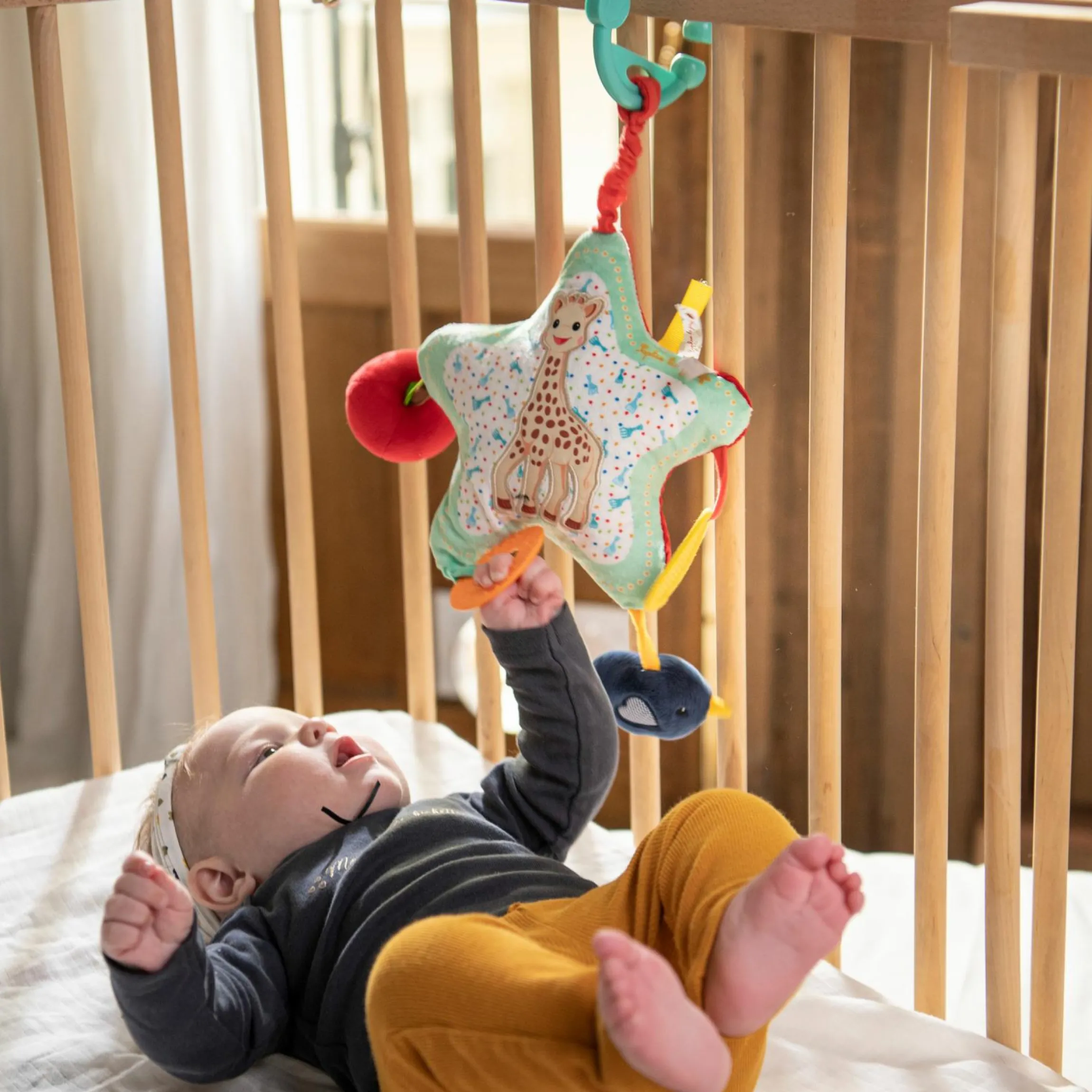 Activity-Spielzeug zum Aufhängen Star - Sophie la girafe®