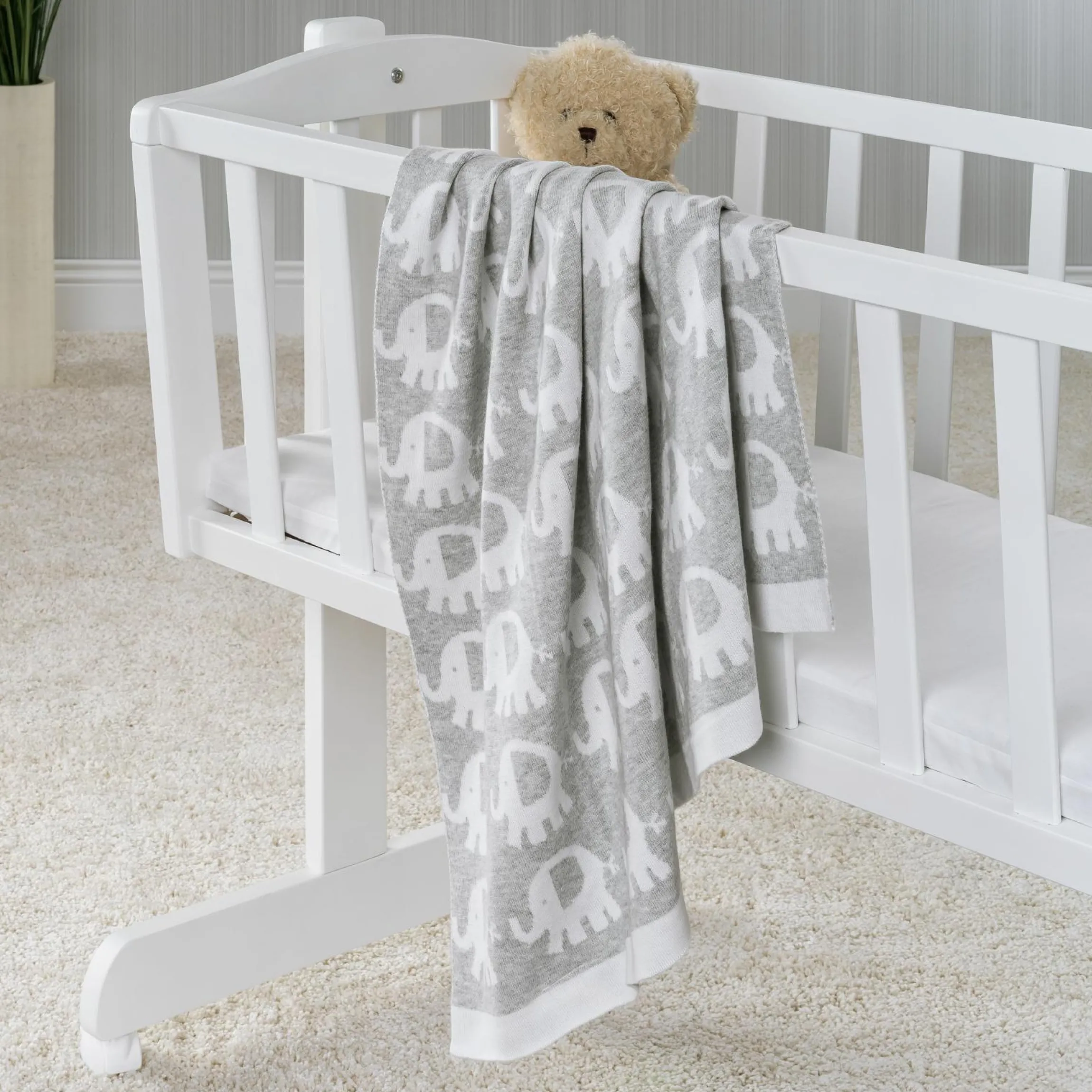 Babydecke 75 x 100 cm in Strickoptik aus Baumwolle - Elefanten - Grau Weiß