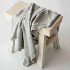 Babydecke Knots in Strickoptik aus 100% Organic Cotton 80 x 100 cm - Light Grey / Knots Rosa