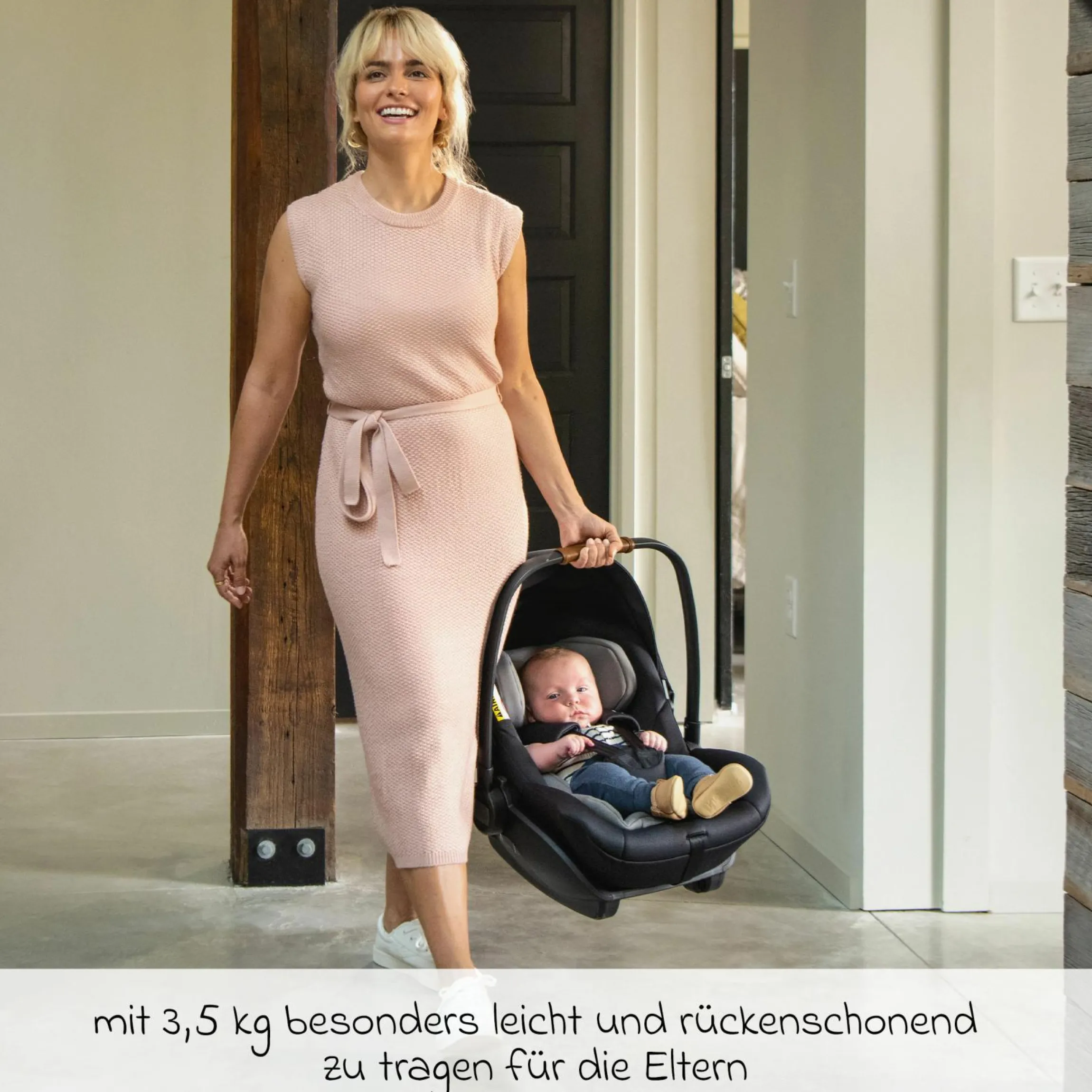 Babyschale ARRA next i-Size ab Geburt bis 13 kg (40 cm - 85 cm) Liegeposition 157° inkl. Sitzverkleinerer & Sonnenverdeck nur 3,5 kg - Caviar