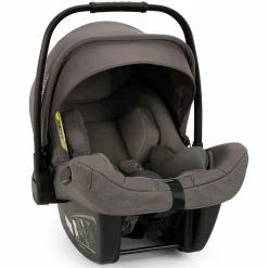 Babyschale PIPA next i-Size ab Geburt bis 13 kg (40 cm - 83 cm) inkl. Sitzverkleinerer, Sonnenverdeck mit Dream Drape nur 2,8 kg - Thunder - Kollektion 2025