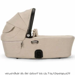 Babywanne DEMI next faltbar ab Geburt bis 9 Monate mit Sichtschutz, Belüftungsfenster inkl. Matratze & Regenschutz - Biscotti - Kollektion 2025
