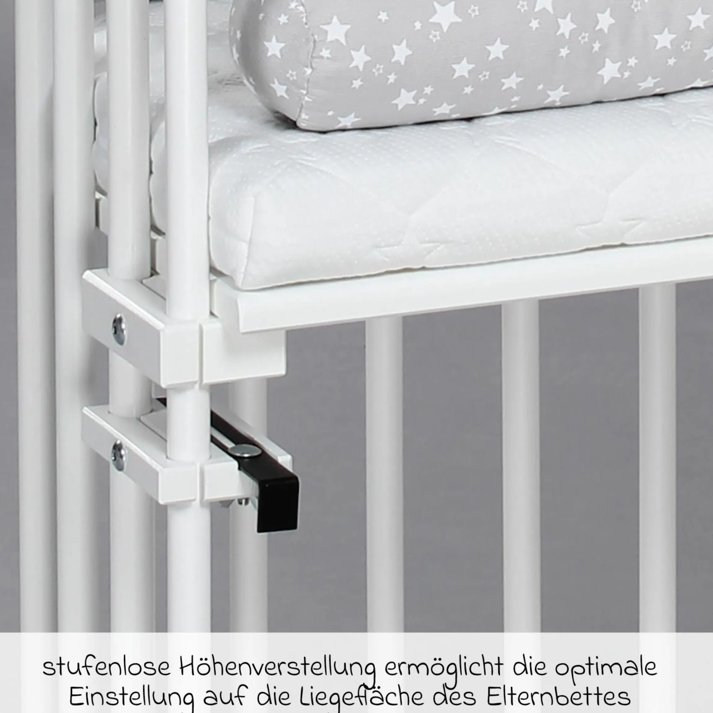 Beistellbett Maxi extra groß - auch für Zwillinge inkl. Gratis Matratze Classic Soft - Weiß lackiert - Kollektion 2024