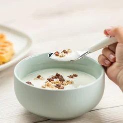 Esslern Besteck-Set 4-teilig mit ergonomsichen Griffen - Punkte - Weiß