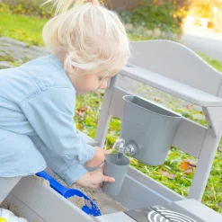Große Spiel- und Matschküche zum Hängen mit Spielwanne, Herdplatte, Wasserbehälter mit Wasserhahn - Grau