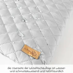 Hausbett inkl. Wickelplatte mit Wickelauflage, 6-fach höhenverstellbarem Lattenrost & 5 Schlupfsprossen 60 x 120 cm - Taupe