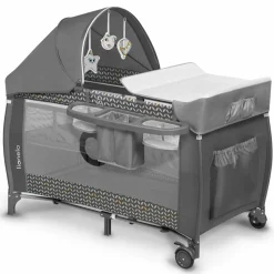 2in1 Reisebett & Laufgitter Sven Plus ab Geburt - 15 kg mit verstellbarem Einhang, 2 Räder, Einstieg, Wickeauflage , Windelablage, Mobile, Tragetasche, Sonnendach & Insektenschutz - Grey Scandi