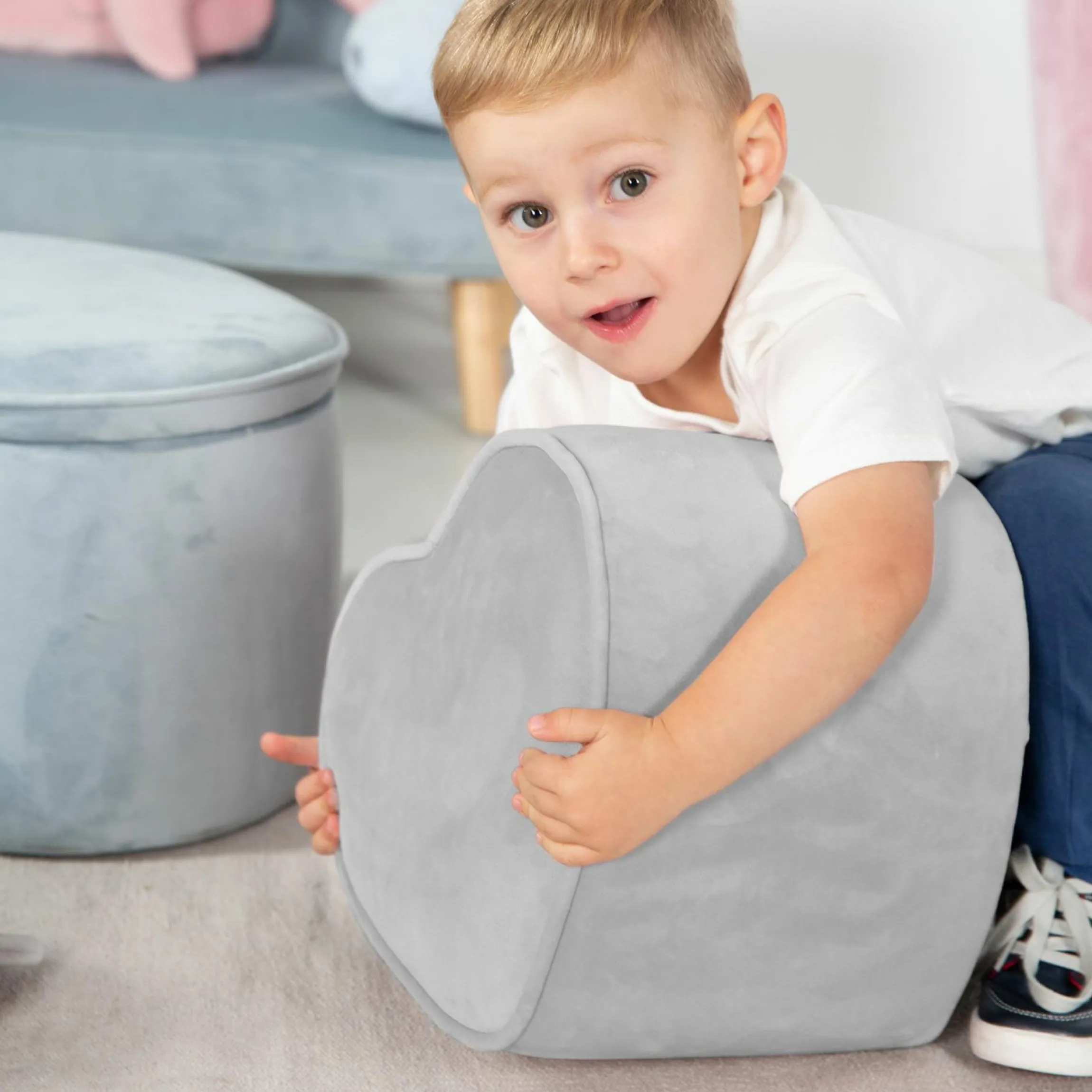 Kinderhocker in Herzform gepolster, mit Samtstoff bezogen - Lil Sofa - Silbergrau