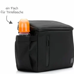 Kinderwagen-Organizer Larvik mit viel Stauraum inkl. Wickelauflage, Flaschenhalter, Umhängegurt & Befestigungshaken - Black