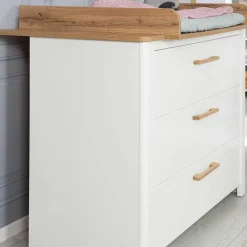 Kinderzimmer Ava mit 3-türigem Schrank, Bett, breiter Wickelkommode - Weiß