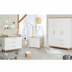 Kinderzimmer Carina mit 3-türigem Schrank, Bett, breiter Wickelkommode - Weiß