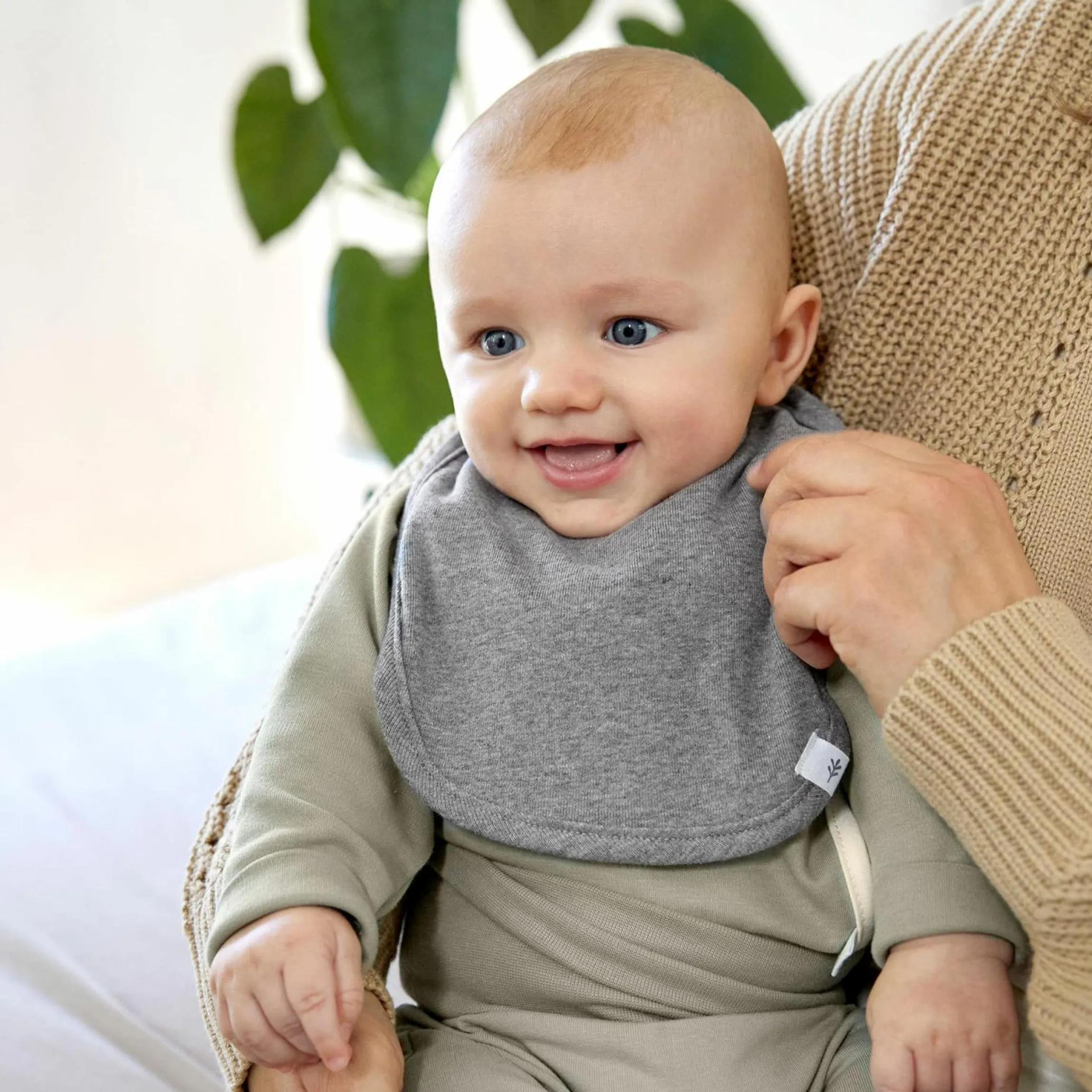 Klett-Lätzchen 3er Pack Newborn Bib aus Bio-Baumwolle - Dark Grey / Light Grey / Nature Melange