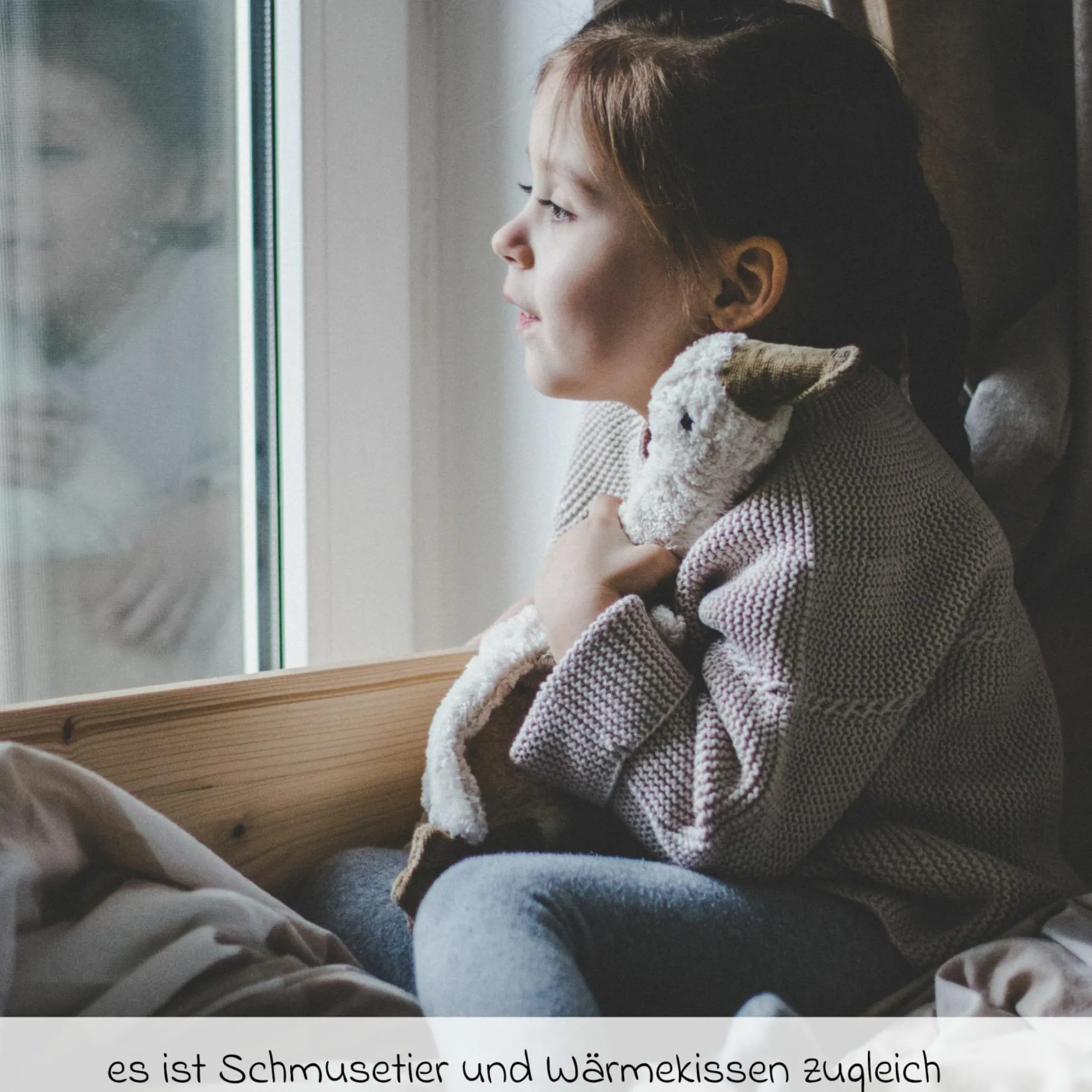 Kuscheltier mit Wärmekissen Gans Klein 47 cm - aus Bio-Baumwolle GOTS mit Traubenkern-Füllung - Weiß