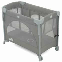Reisebett und Beistellbett Kubbie Sleep ab Geburt-15 kg inkl. Matratze, Transporttasche & Gurtsystem - Foggy Gray - Kollektion 2025