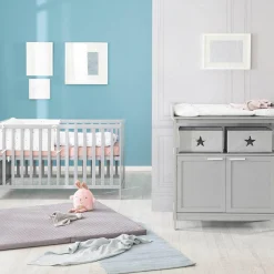 Sparset Kinderzimmer Hamburg mit Bett, Wickelkommode & 2 Canvas Boxen - Taupe