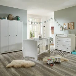 3-tlg Kinderzimmer-Set Thilo mit 3-türigem Schrank, Bett, Wickelkommode mit Wickelaufsatz - Weiß - Kollektion 2024