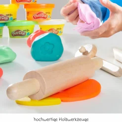 10-tlg Nachhaltiges Spielset Roba + Play-Doh mit Bastelmatte 30 x 40 cm, 6 Dosen Knetmasse, Teigrolle, Pizzaschneider & Modelierwerkzeug - Kollektion 2025