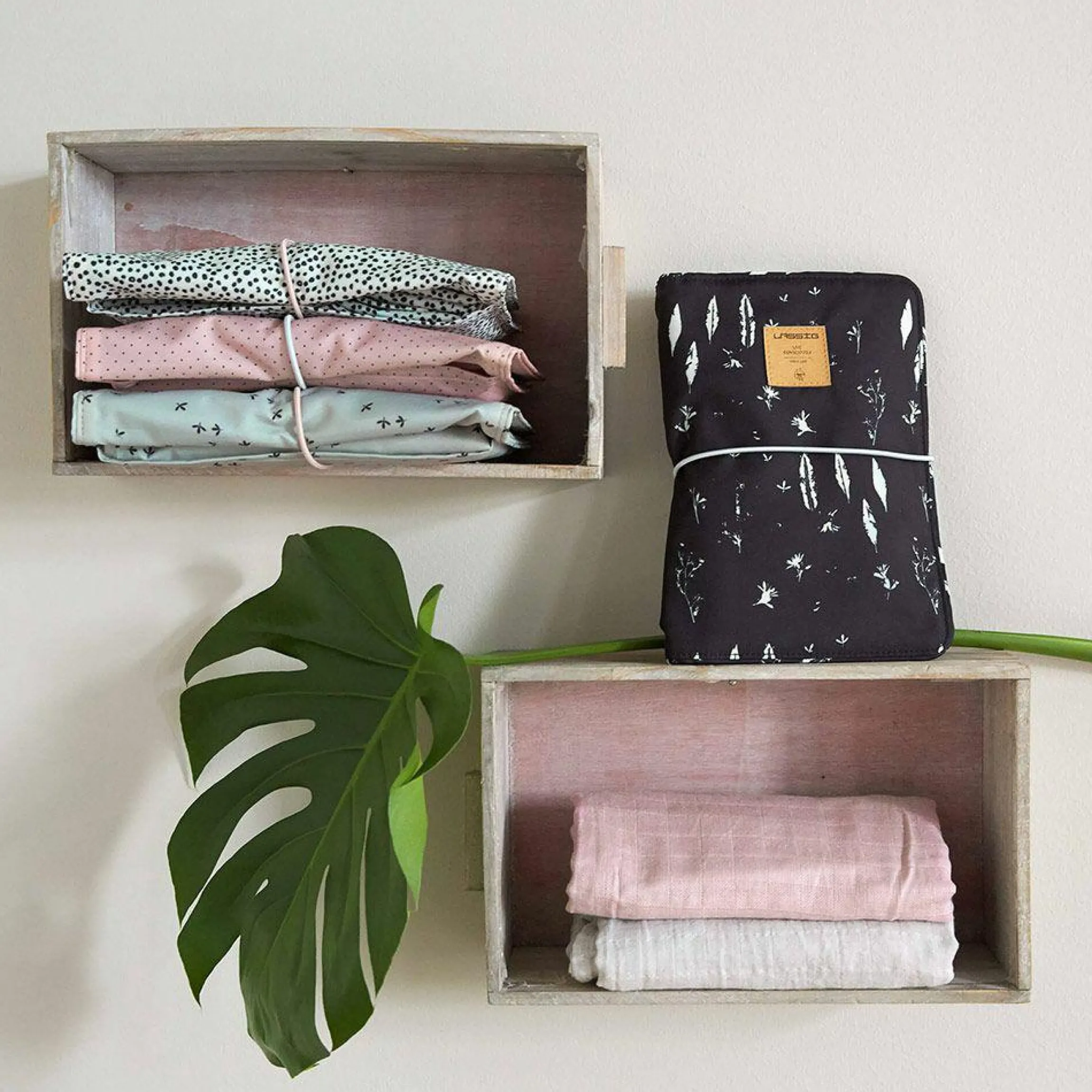 Wickel-Kit für Unterwegs Casual Changing Pouch - Floral Mint